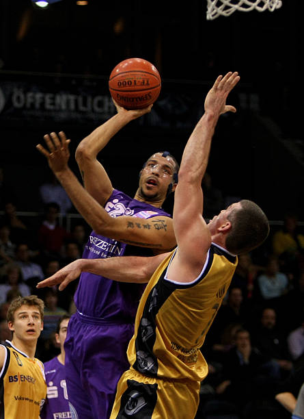 频繁遭遇英 频繁遭遇英