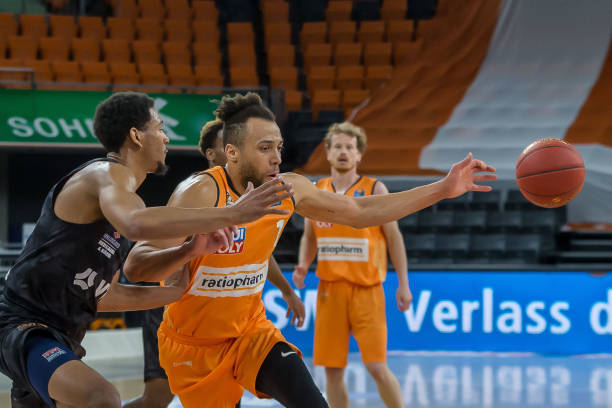 的比赛中更 的比赛中更