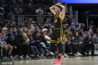 场季前赛中 场季前赛中